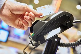 20200504_kontaktlos_bezahlen_supermarkt